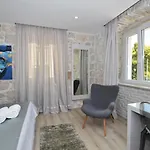 Bernardi 2 4*